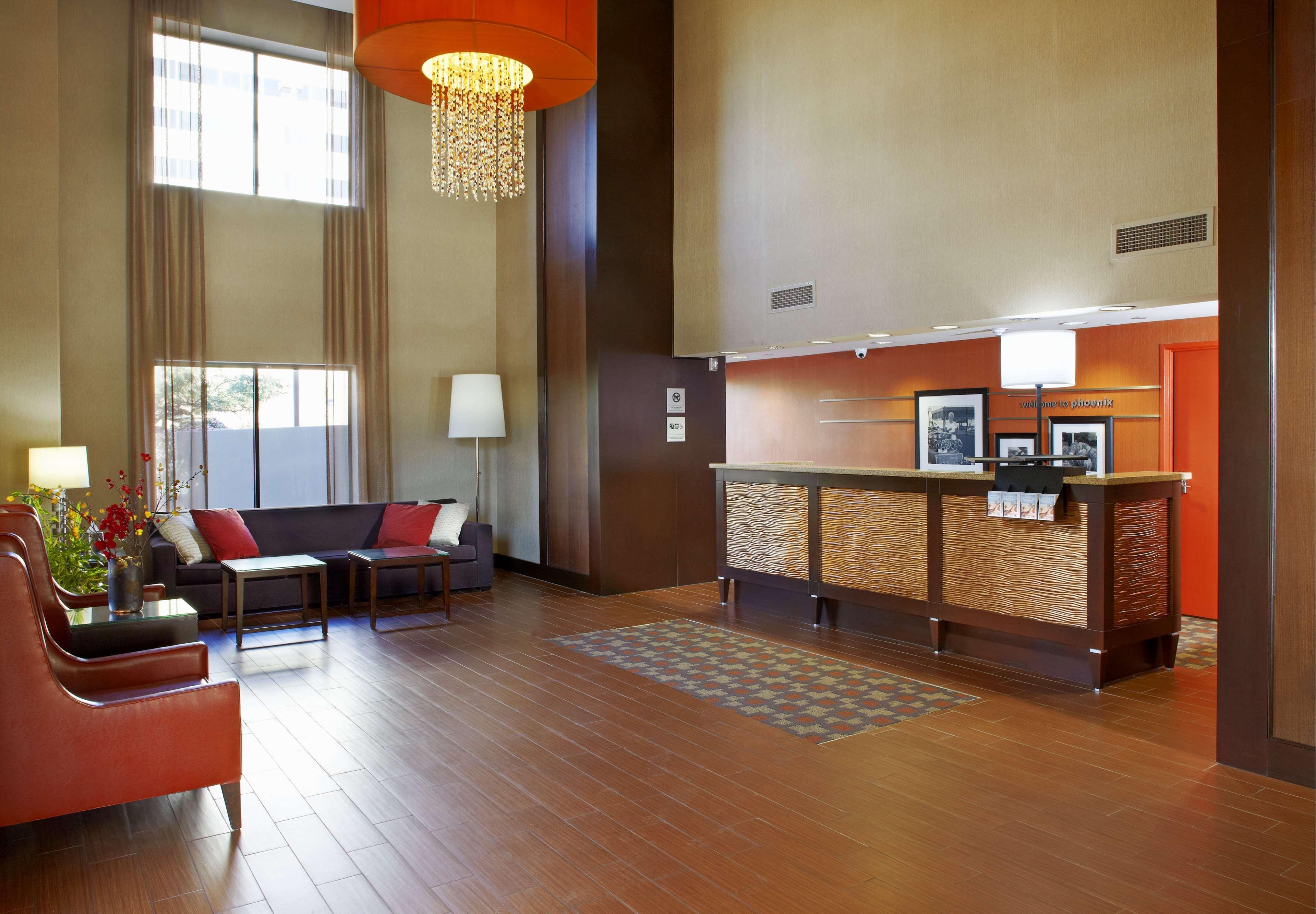 Hampton Inn Phoenix - Biltmore Екстериор снимка