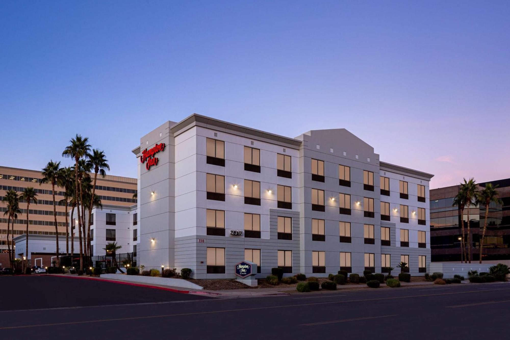 Hampton Inn Phoenix - Biltmore Екстериор снимка